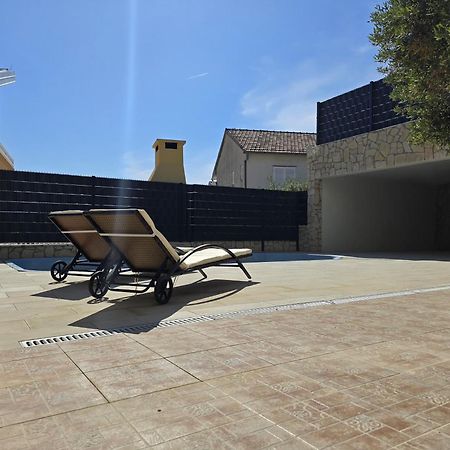 טרוגיר Apartment Jakasa מראה חיצוני תמונה