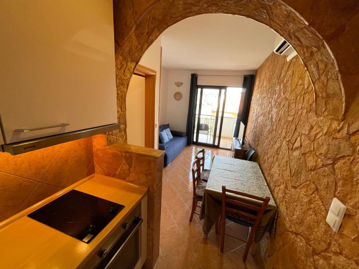 טרוגיר Apartment Jakasa מראה חיצוני תמונה