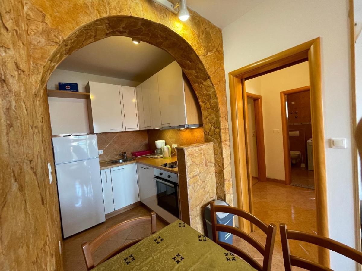 טרוגיר Apartment Jakasa מראה חיצוני תמונה