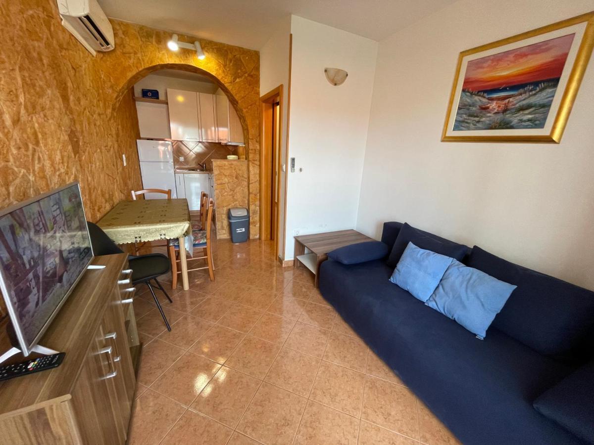 טרוגיר Apartment Jakasa מראה חיצוני תמונה