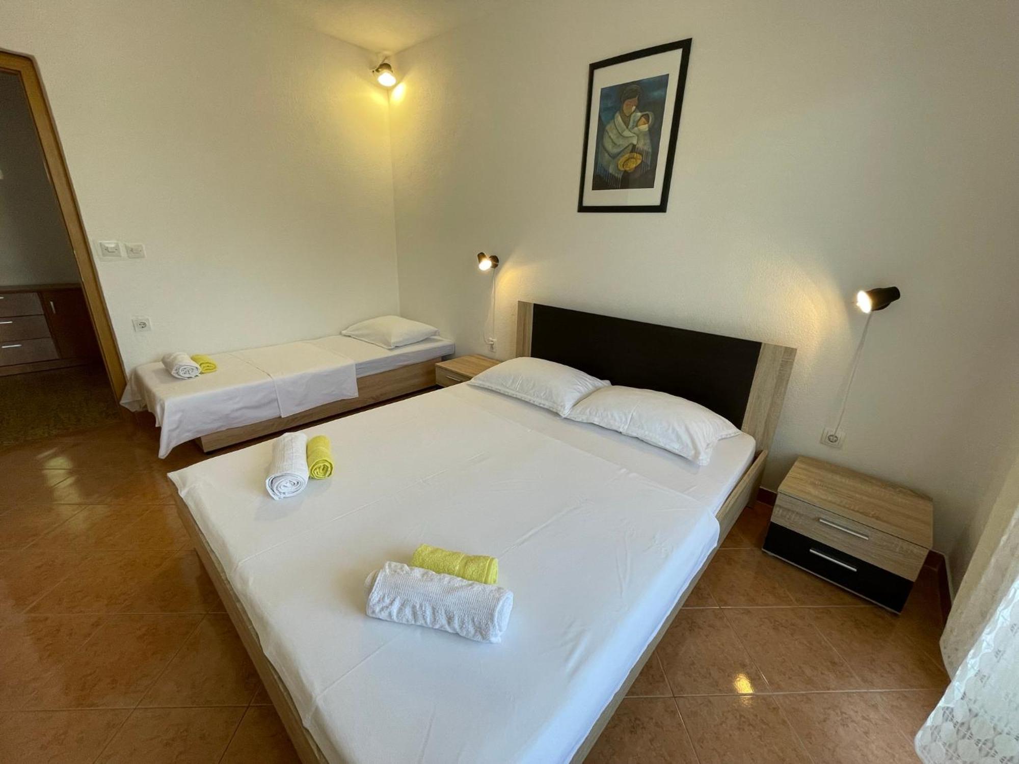טרוגיר Apartment Jakasa מראה חיצוני תמונה