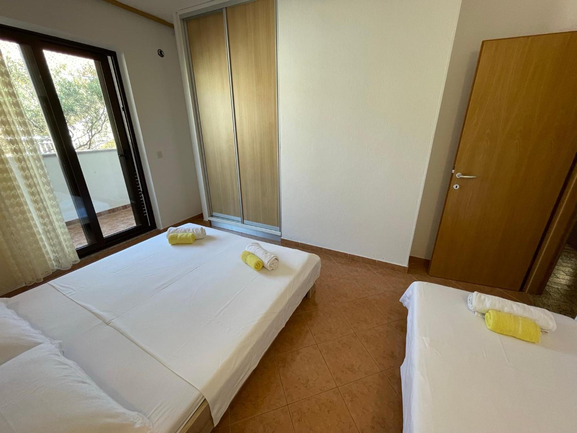 טרוגיר Apartment Jakasa מראה חיצוני תמונה