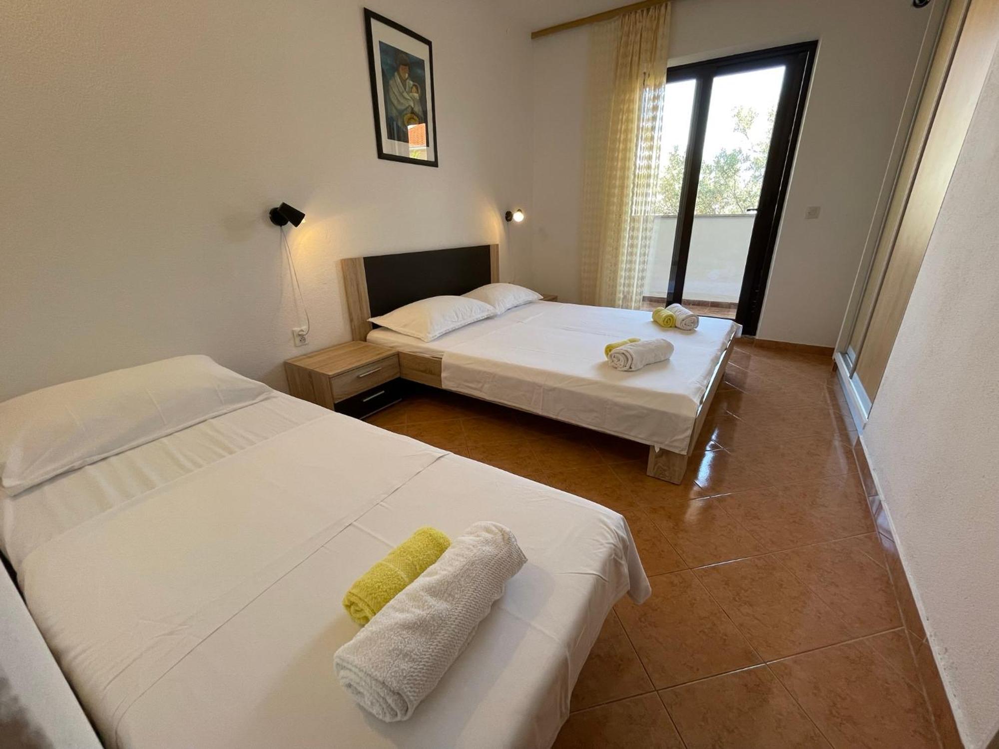 טרוגיר Apartment Jakasa מראה חיצוני תמונה