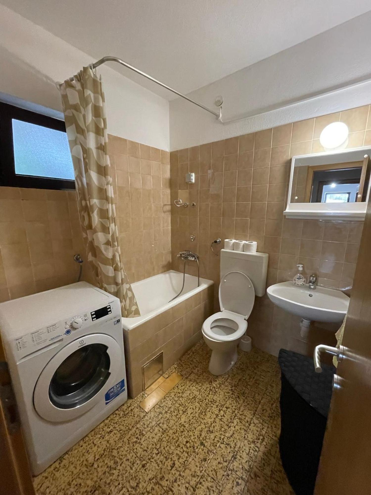טרוגיר Apartment Jakasa מראה חיצוני תמונה