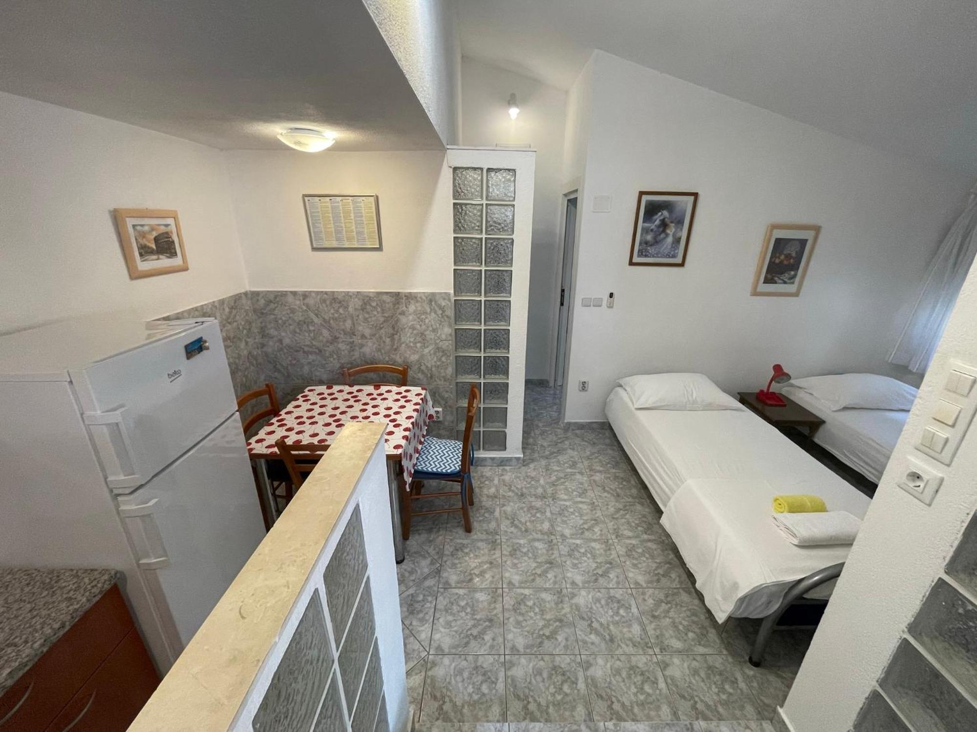 טרוגיר Apartment Jakasa מראה חיצוני תמונה