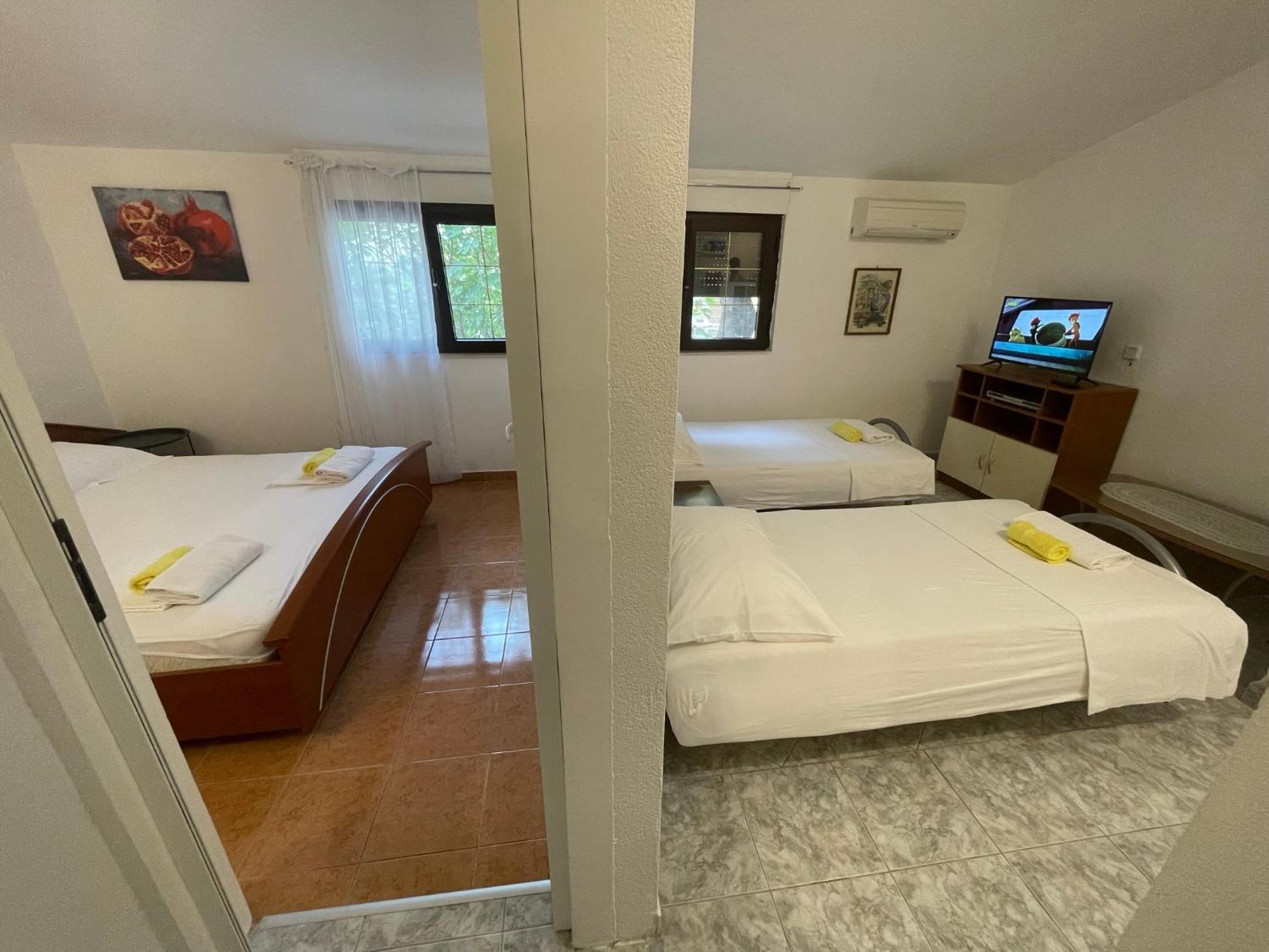 טרוגיר Apartment Jakasa מראה חיצוני תמונה